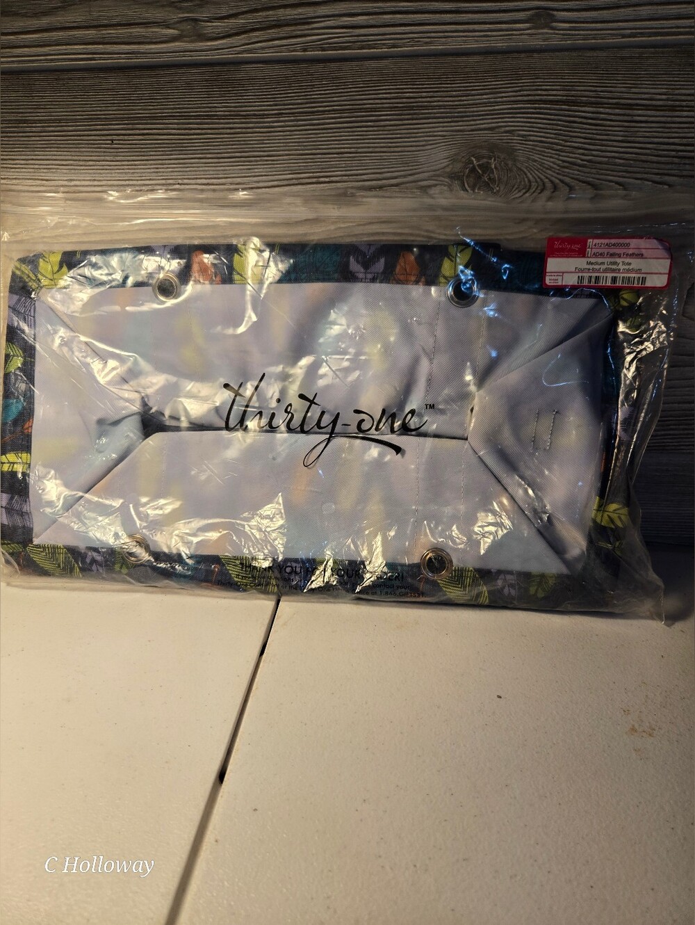 NIB  Thirty One Medium Utility Tote AD40 Falling Feathers